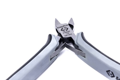 T3766DEF 110_04 T3766DEF 110_04